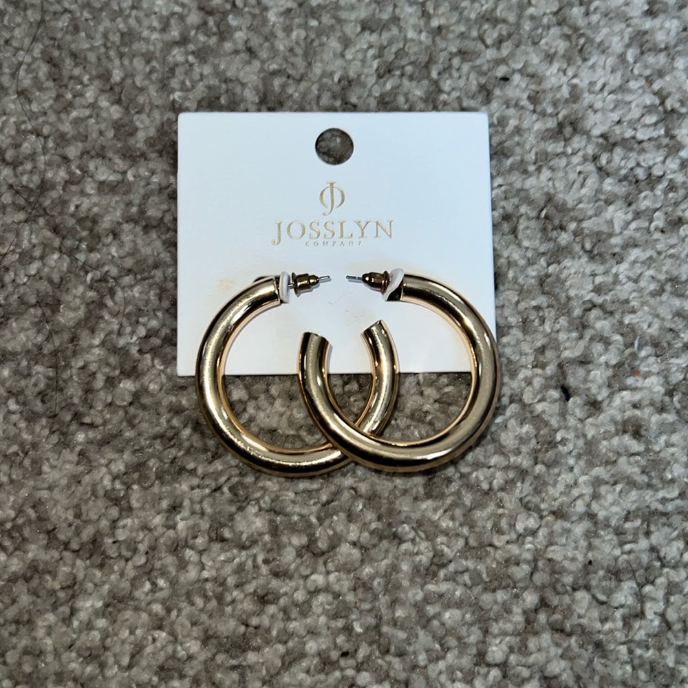 Josslyn gold hoop earrings
